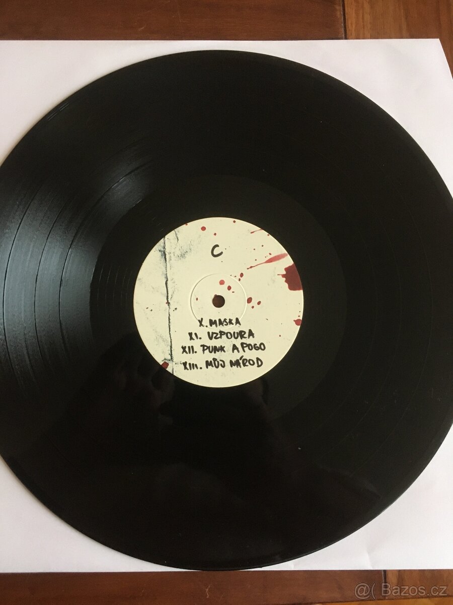 LP Hrdinové Nové Fronty–Obyčejní hrdinové (PHR Records2021) - 5