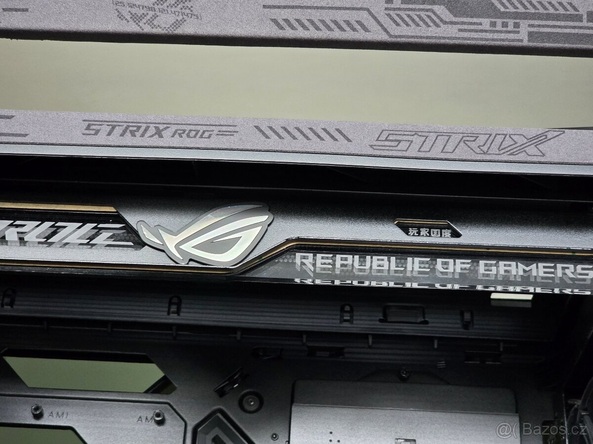 ASUS GR701 ROG HYPERION + Lian Li UNI FAN SL-INFINITY 140 - 5