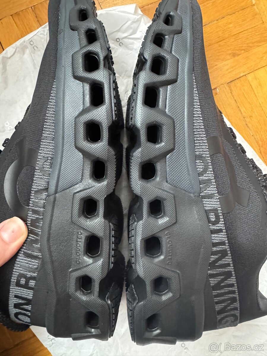 On cloud tenisky - 5