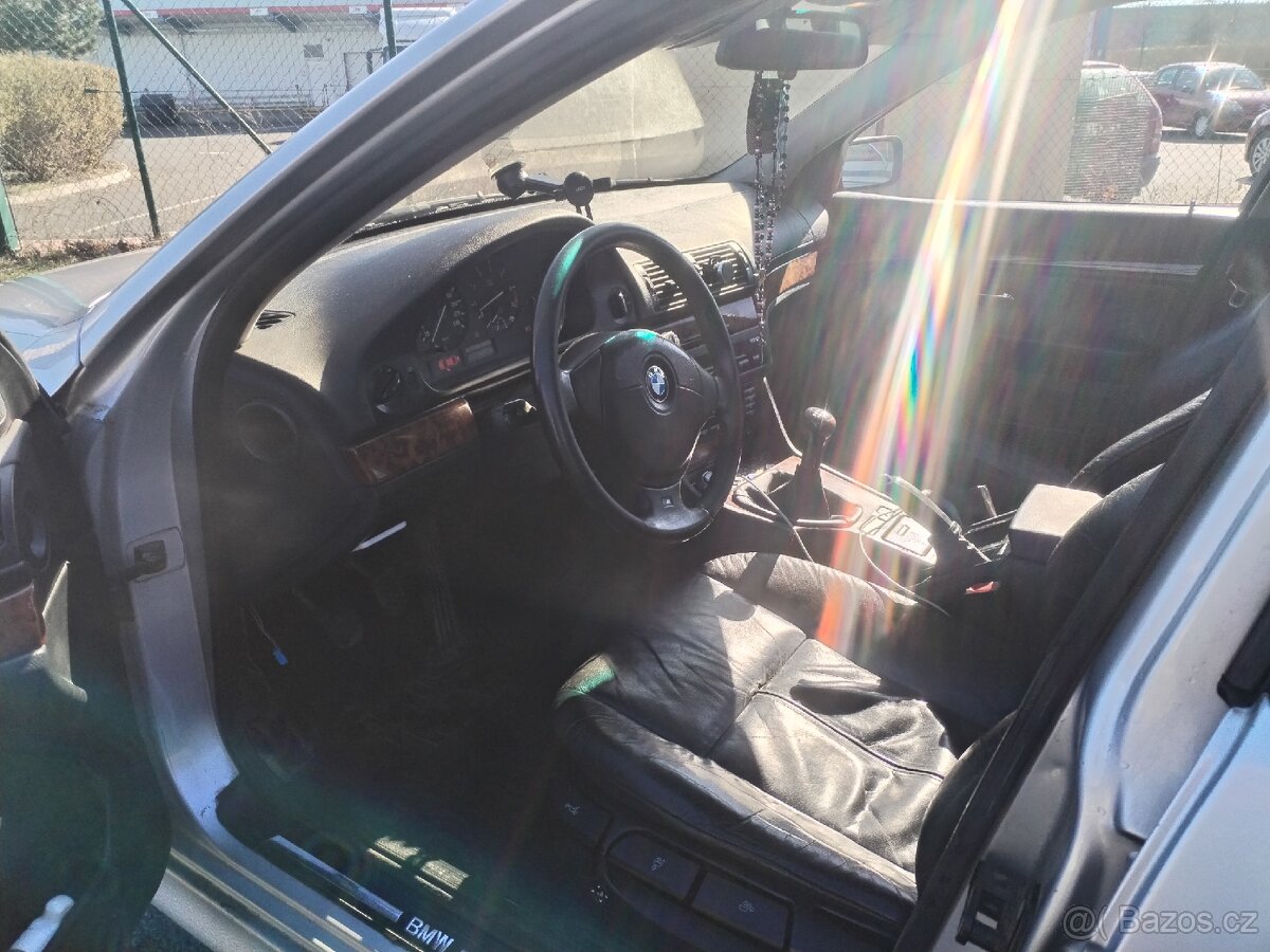 Prodám BMW E39 2.3i 125kw manuál - 5