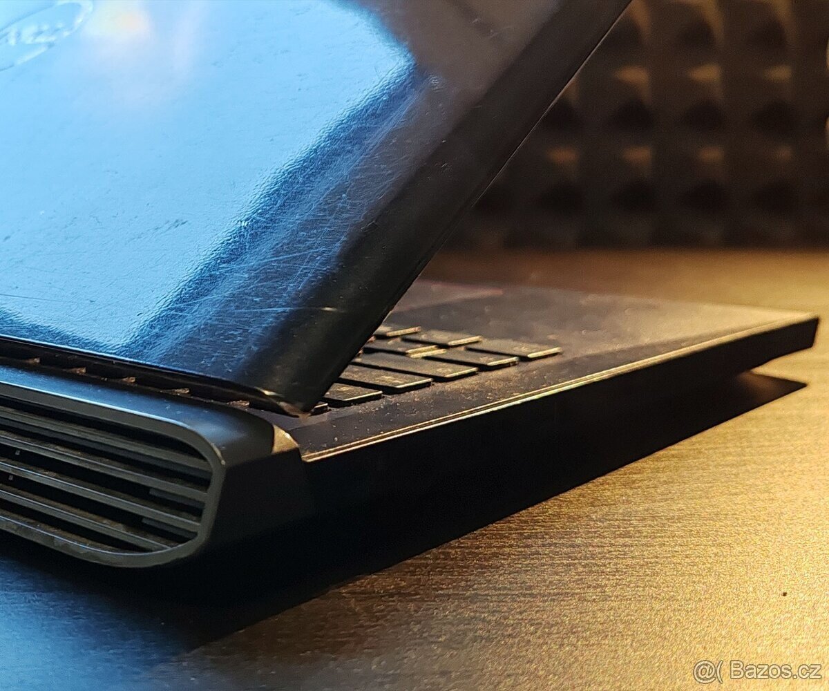 Dell inspiron 15 7577 - 5