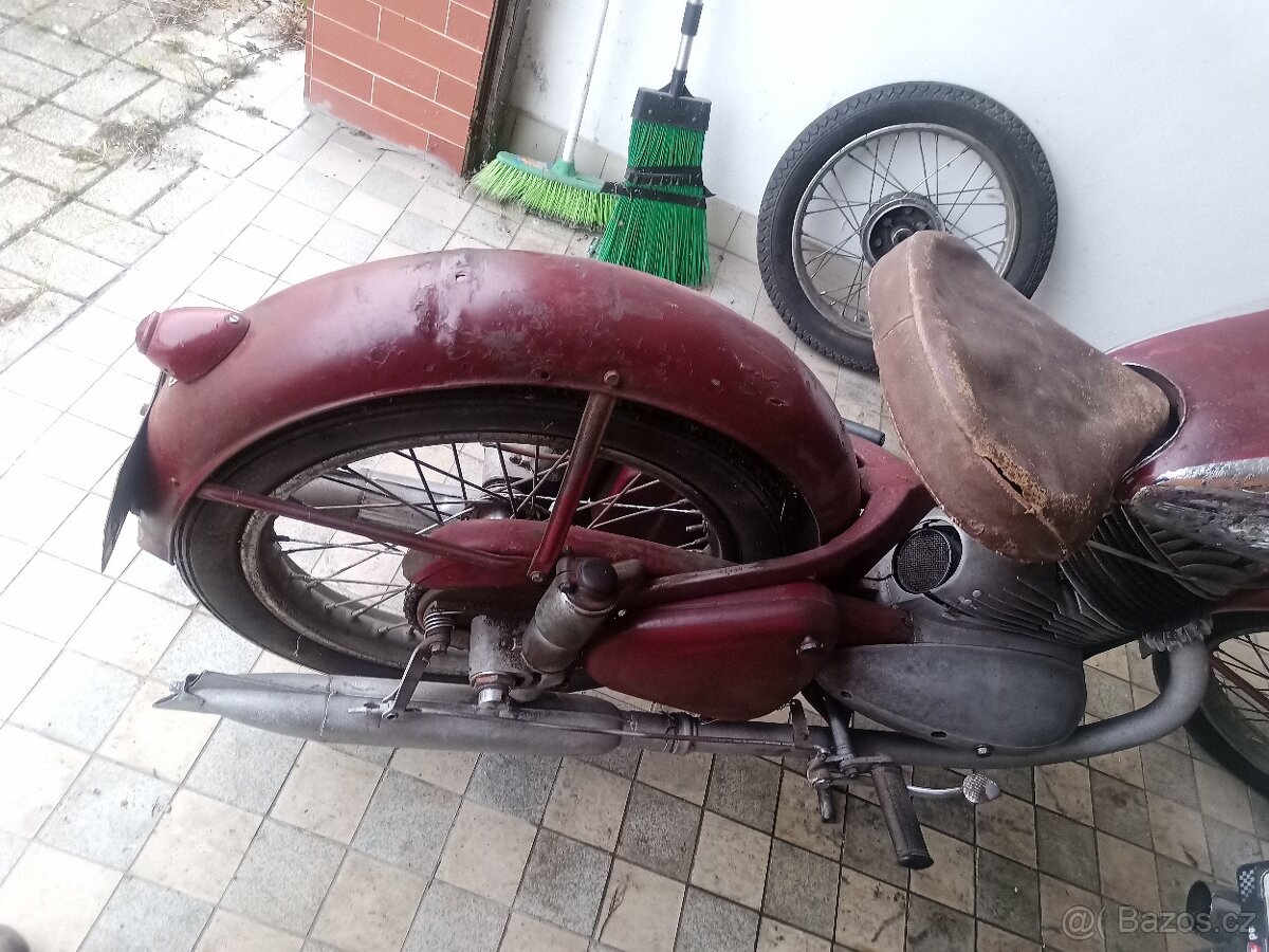 Jawa Pérák r,v. 1948 - 5