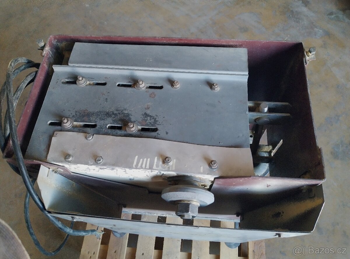 Formátovací pila UP300 - 5