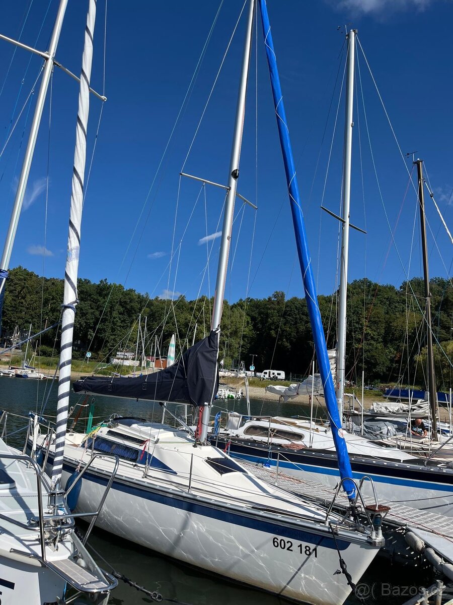 Kajutová plachetnice Friendship 27 - 5