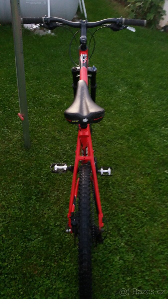 Horské kolo GT AVELANCHE 2.0 hydraulic. Disk můžu POSLAT s l - 5