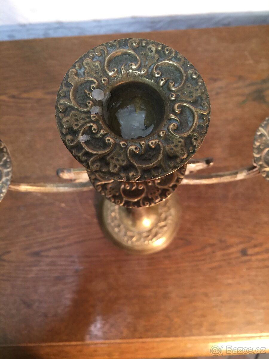mosazný krásný svícen zdobený - 5