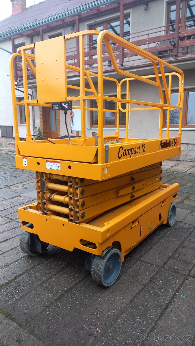 Plosina Haulotte compact 12 - 5