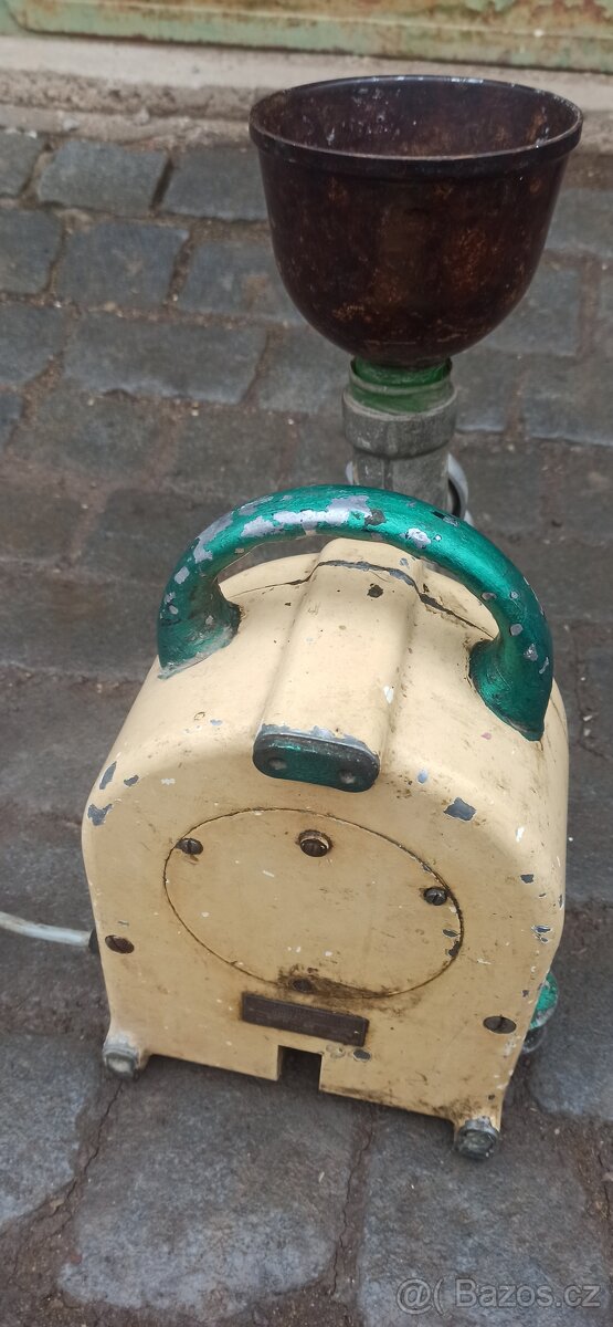 Prodám elektrický mlýnek na maso - 5