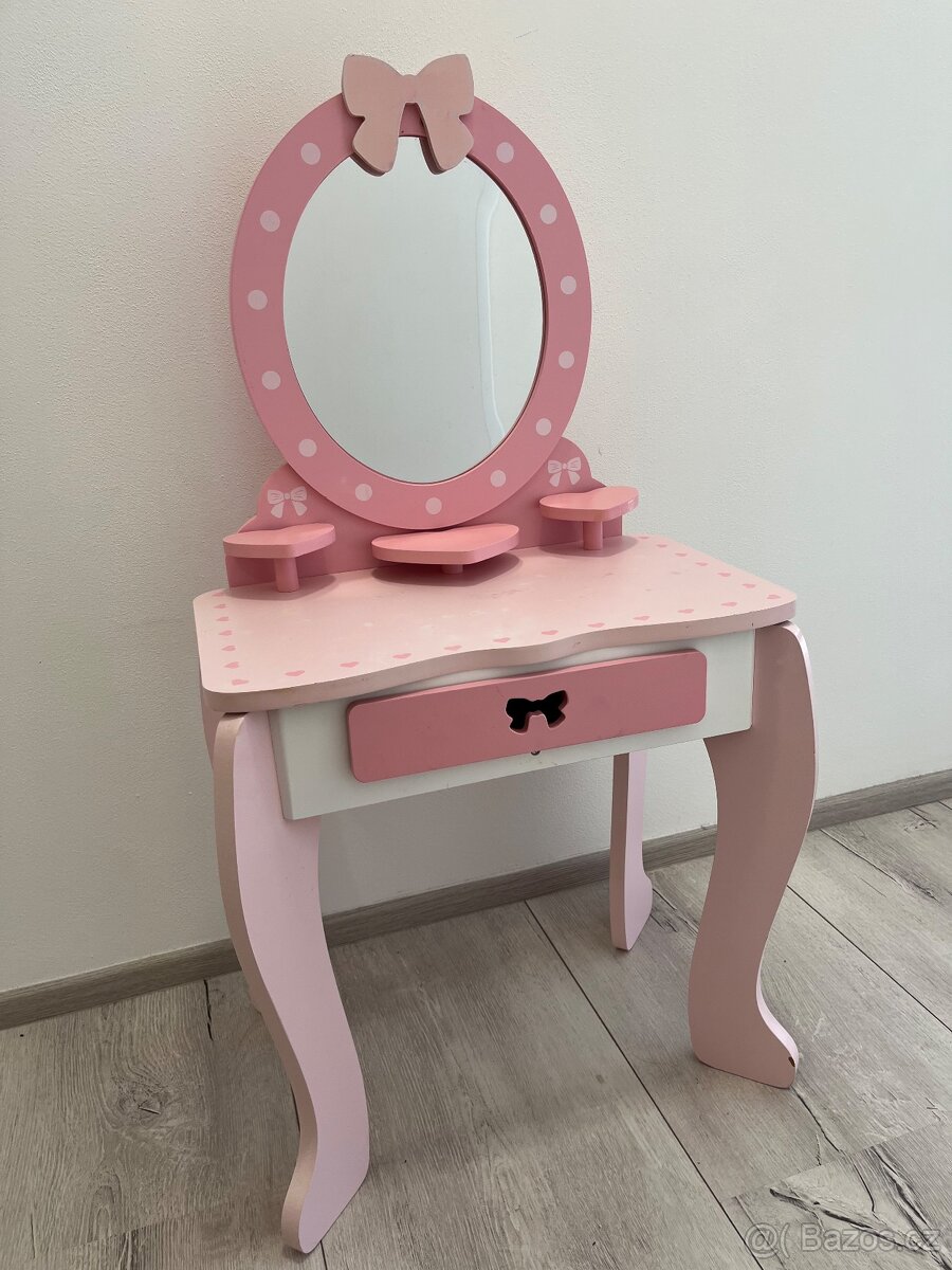 Dětský kosmetický stolek - 5