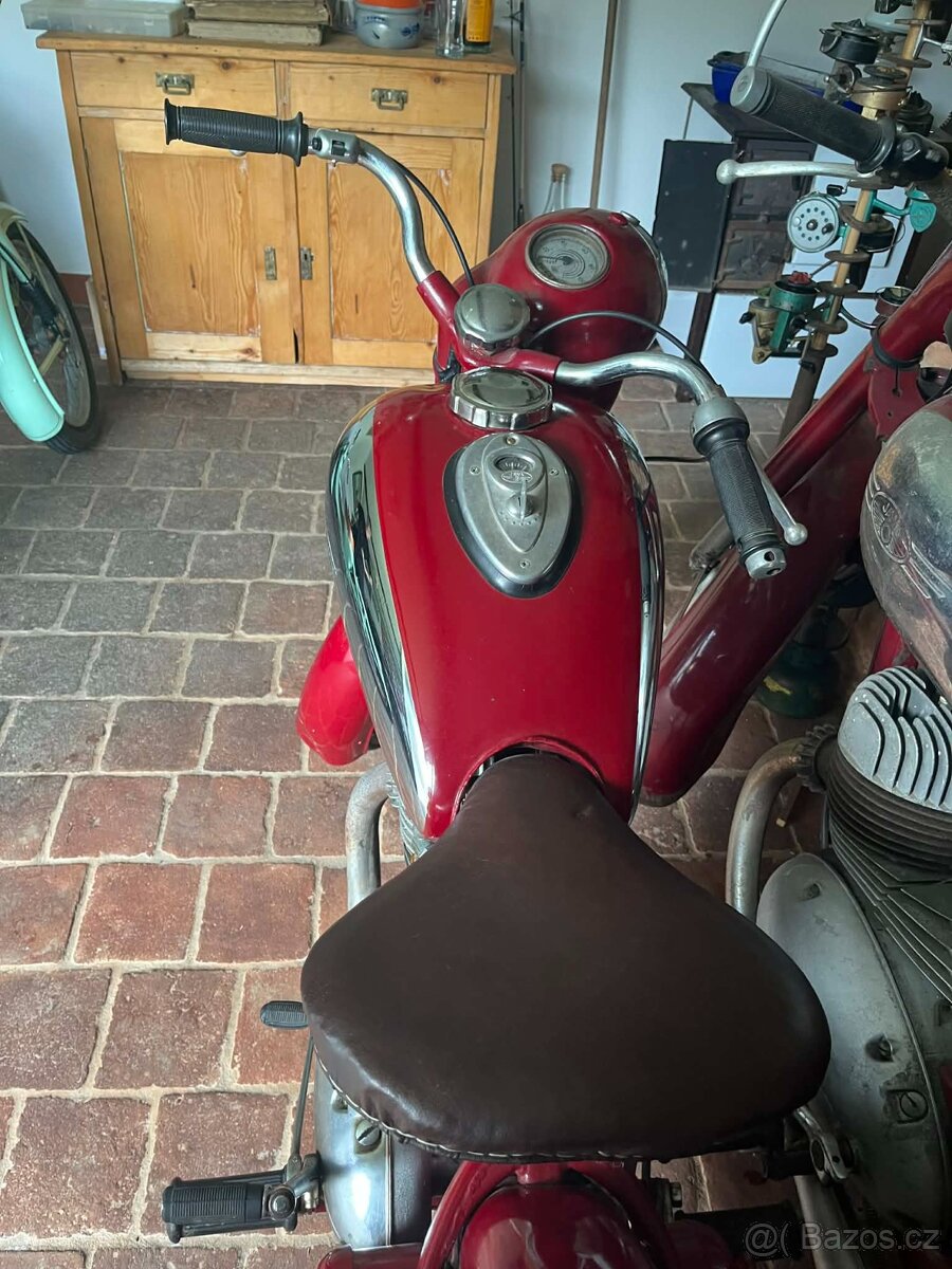 Jawa 250 pérák - 5