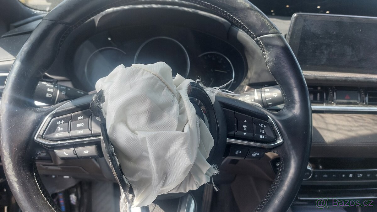 Prodám havarovanou Mazda 6, nafta 135kw, r.v. 2019 - 5