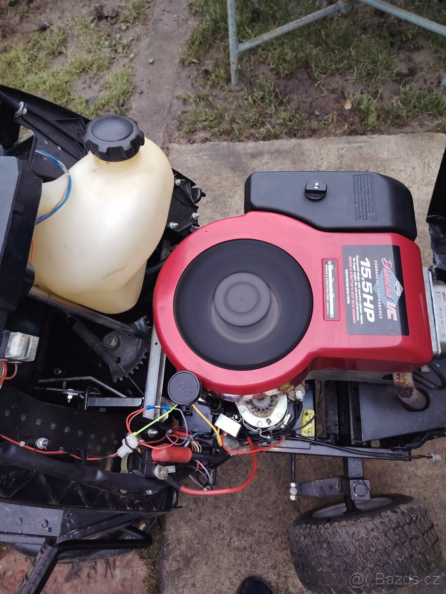 Prodám zahradní traktor - 5