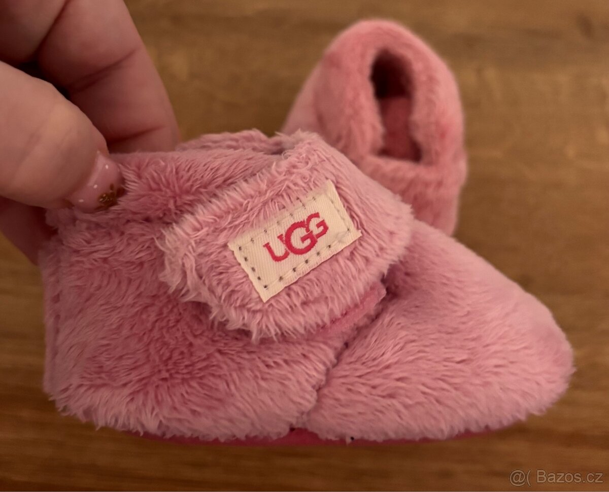 Luxusní holčičí capáčky UGG vel.16 - 5