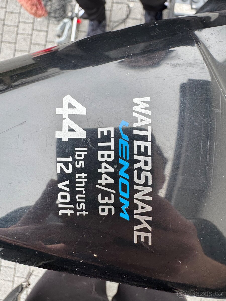 Motor s echolotem a bateriemi - 5