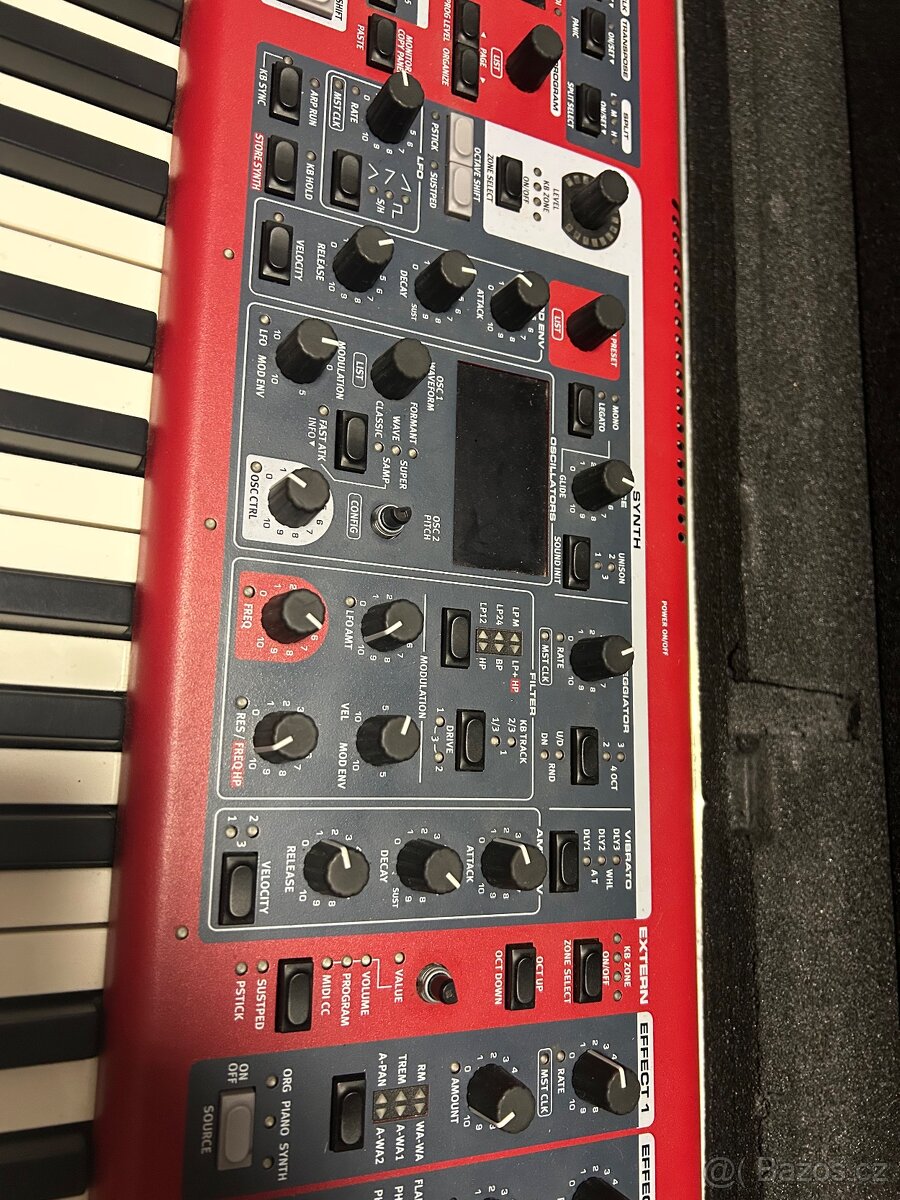 Nord Stage 4 88 a Nord Stage 4 Compact 73 - 5