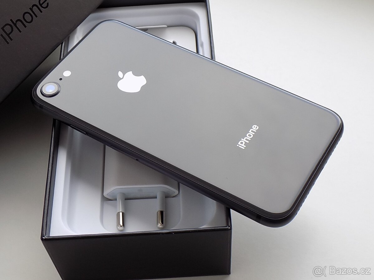 APPLE iPhone 8 64GB Space Grey - ZÁRUKA - 100% BATERIE - 5