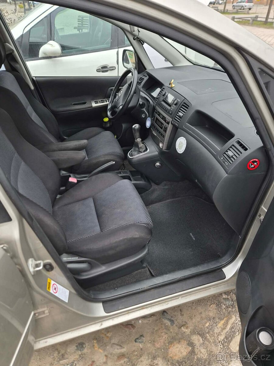 Toyota Corolla verso - 5