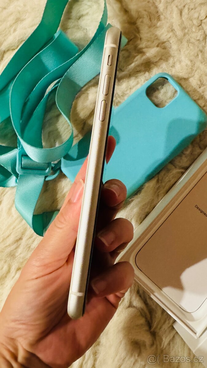 IPhone 11 64GB bily, top stav - 5