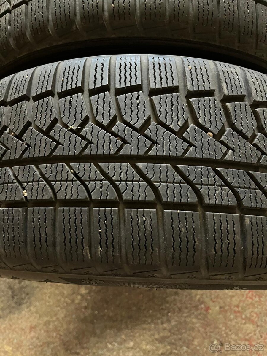 Prodám alu kola+zimní pneumatiky-235/50 R18 (5x114,3) - 5