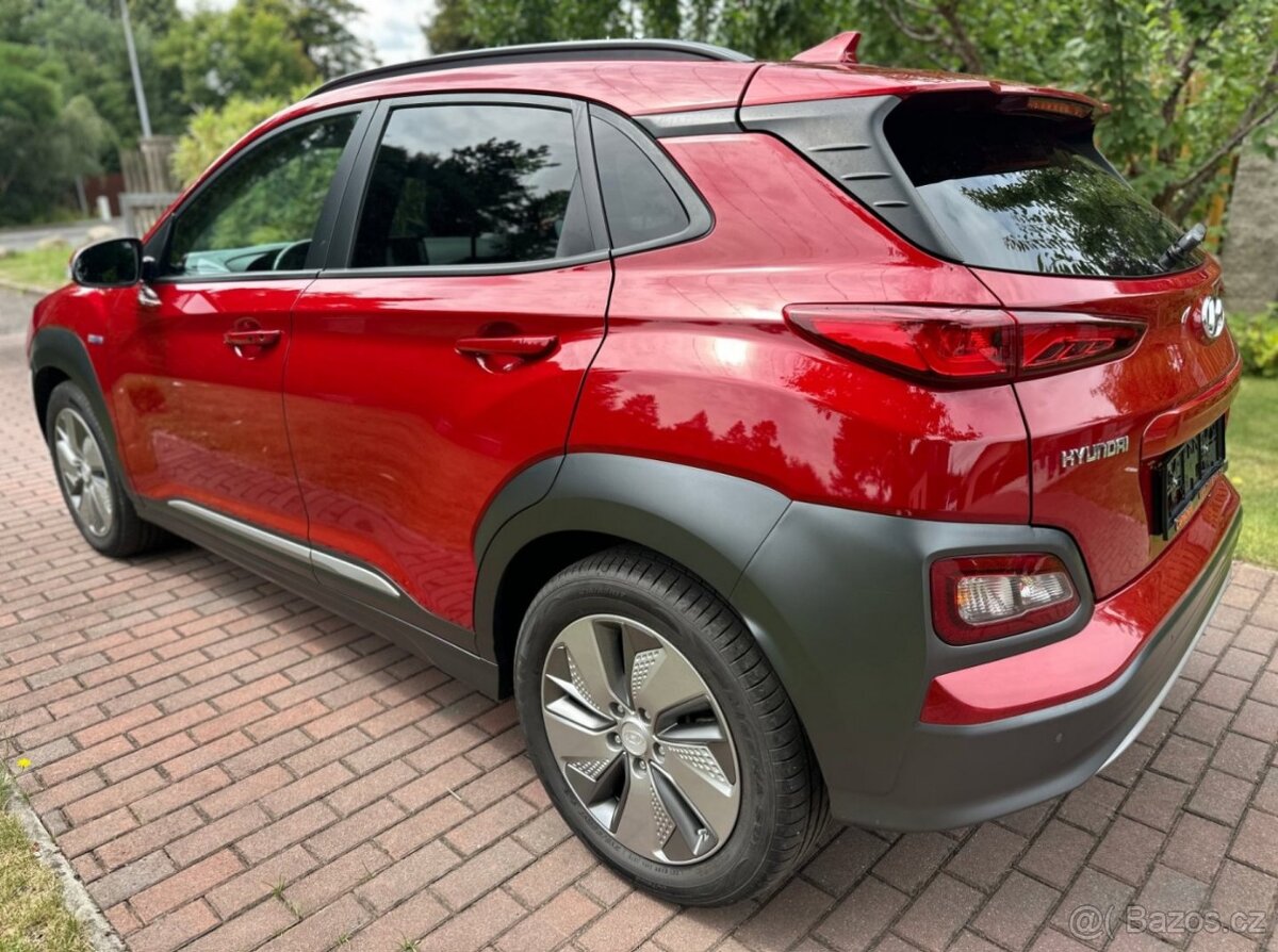 Prodávám Hyundai Kona 150kw 64 kWh Premium - 5