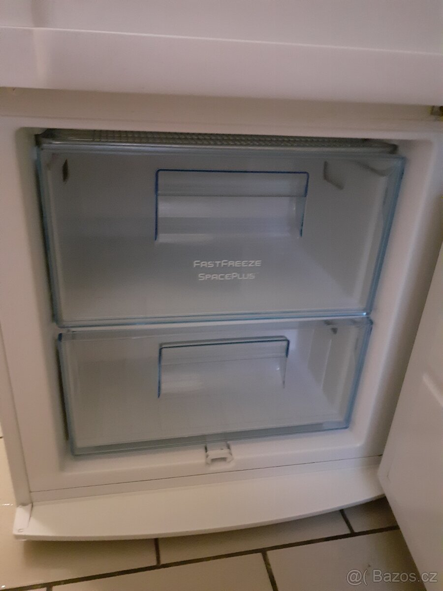 LEDNICE S MRAZÁKEM ELEKTROLUX - 5