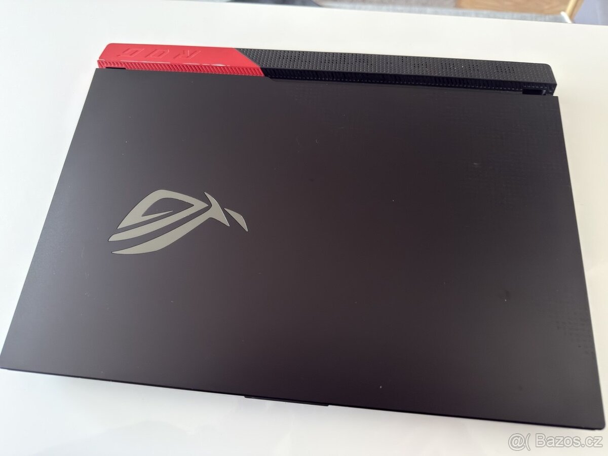 Prodám herní notebook Asus Rog Strix G513 - 5