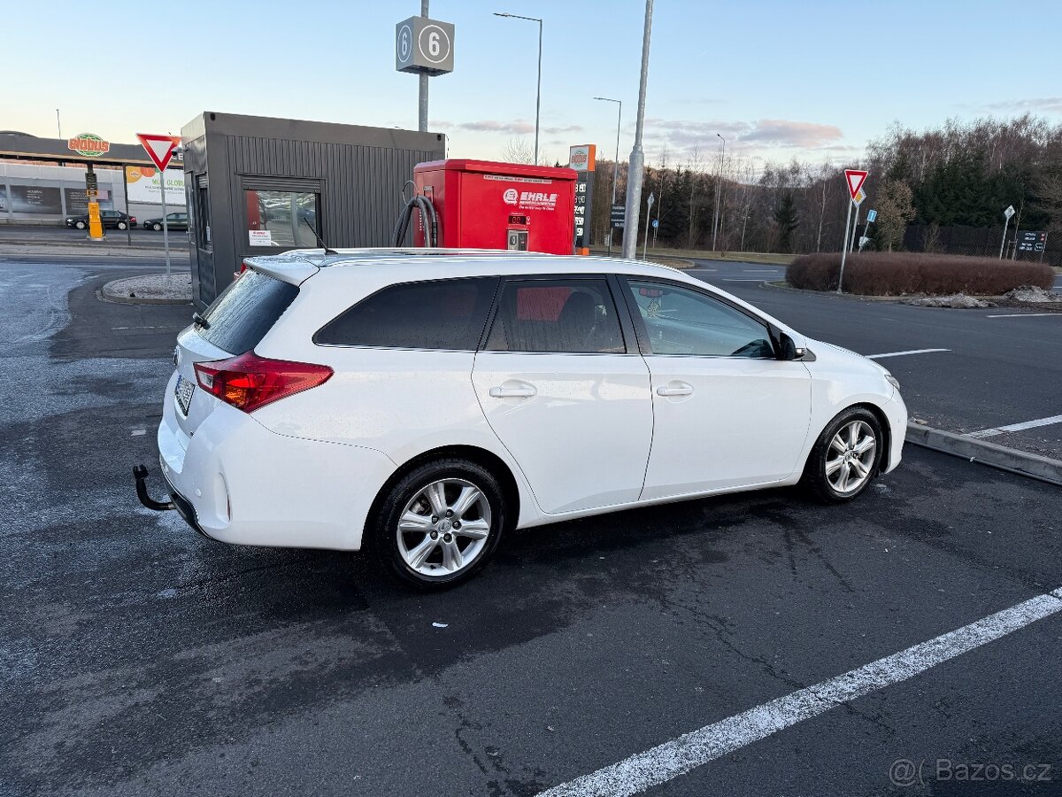 Toyota auris touring sport - 5