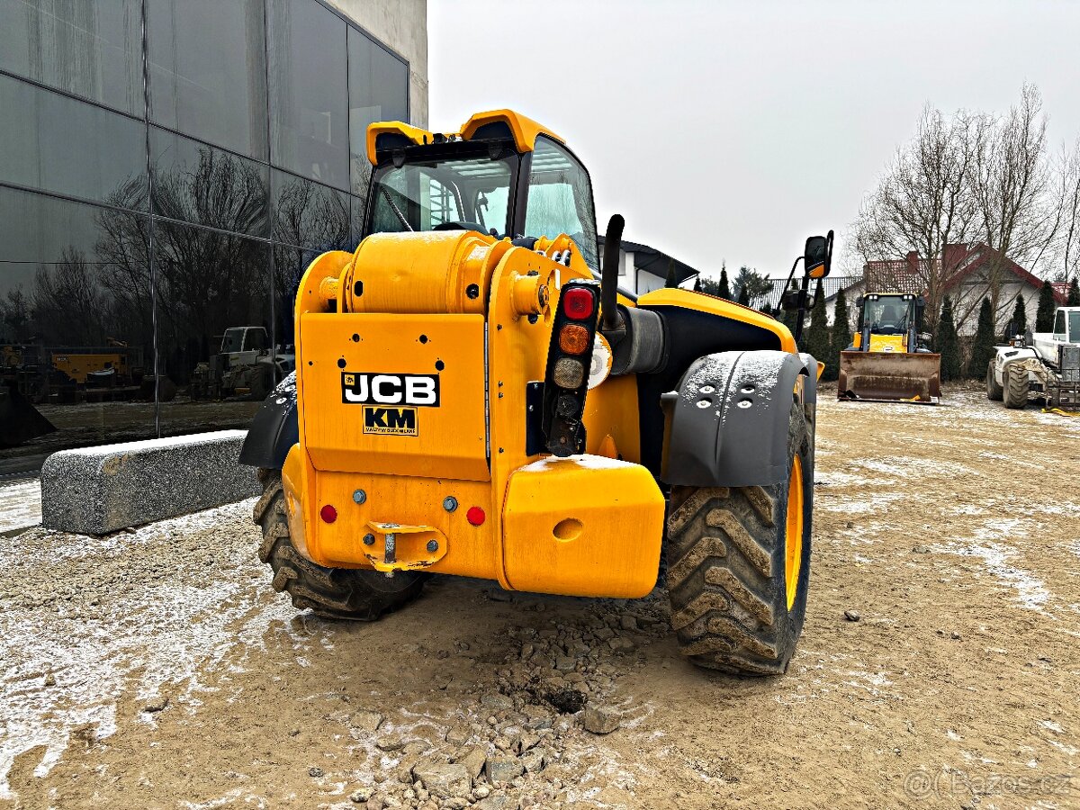 JCB 535-140 TELESKOPICKÝ NAKLADAČ - 5