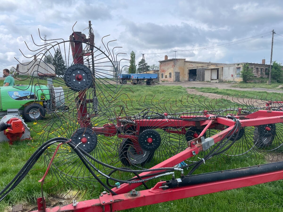 Obraceč slámy a nahrabovač sena - 5