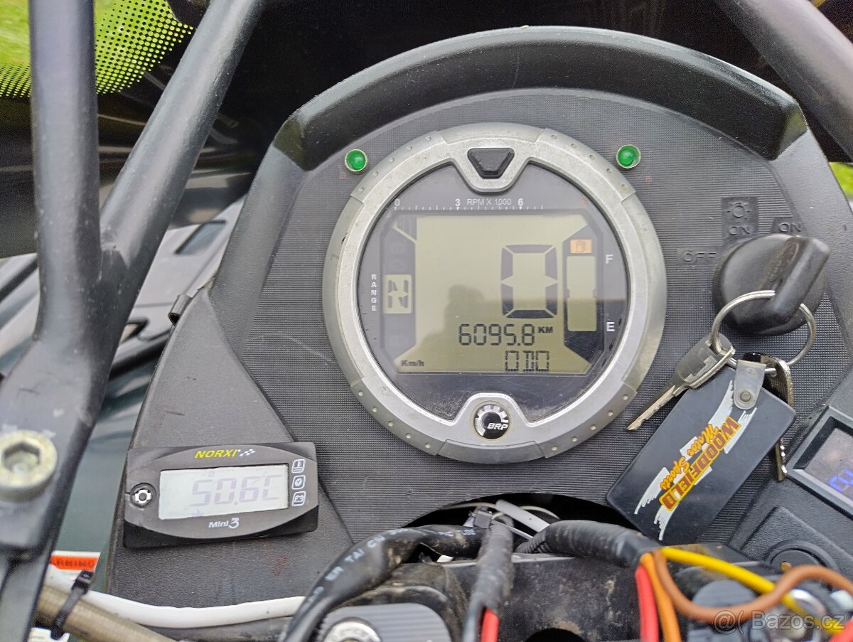 Čtyřkolka CanAm Outlander 800 Max