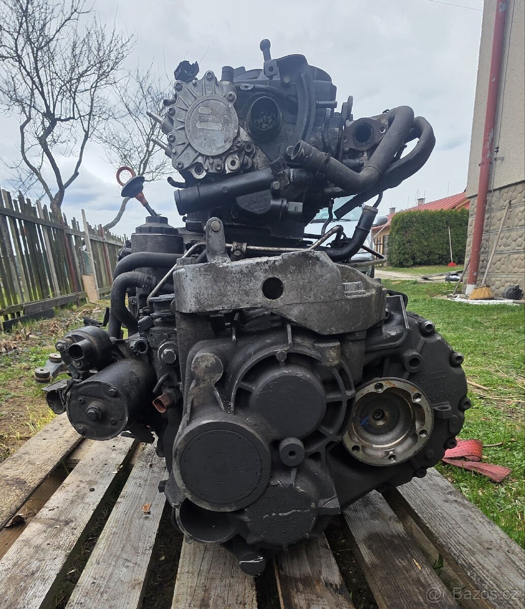 Prodám motor s převodovkou Golf5,Octavie 2,0 tdi 103kw - 5