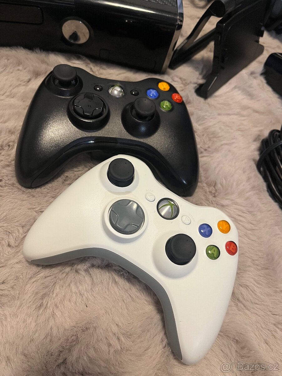 XBOX 360 + KINECT + 2 ovladače - 5