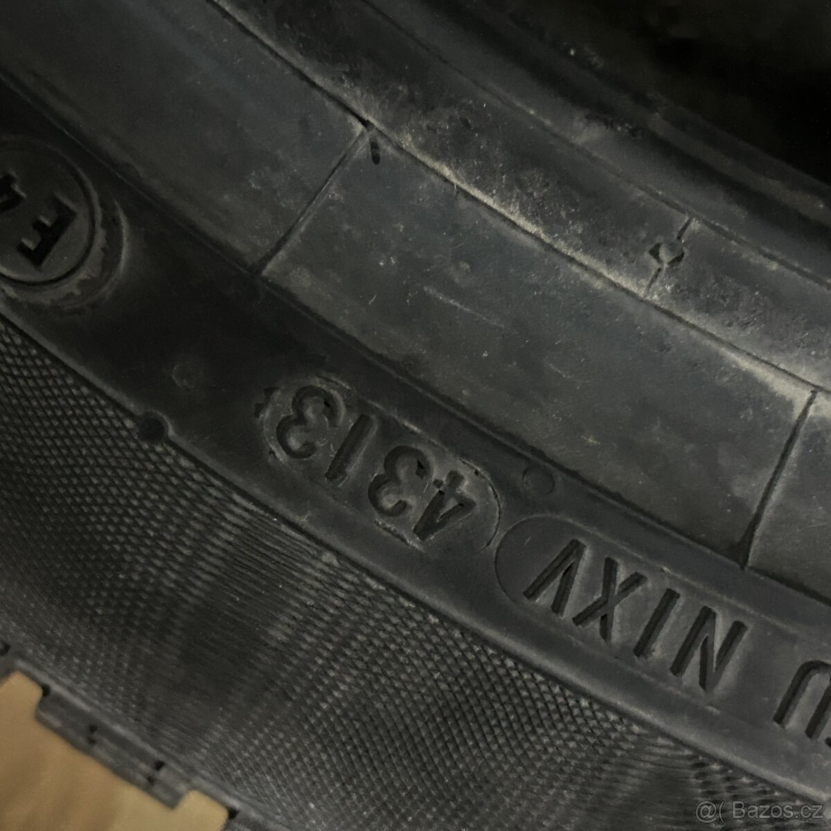 Zimní pneu 235/45 R18 98V Continental 7,5mm - 5