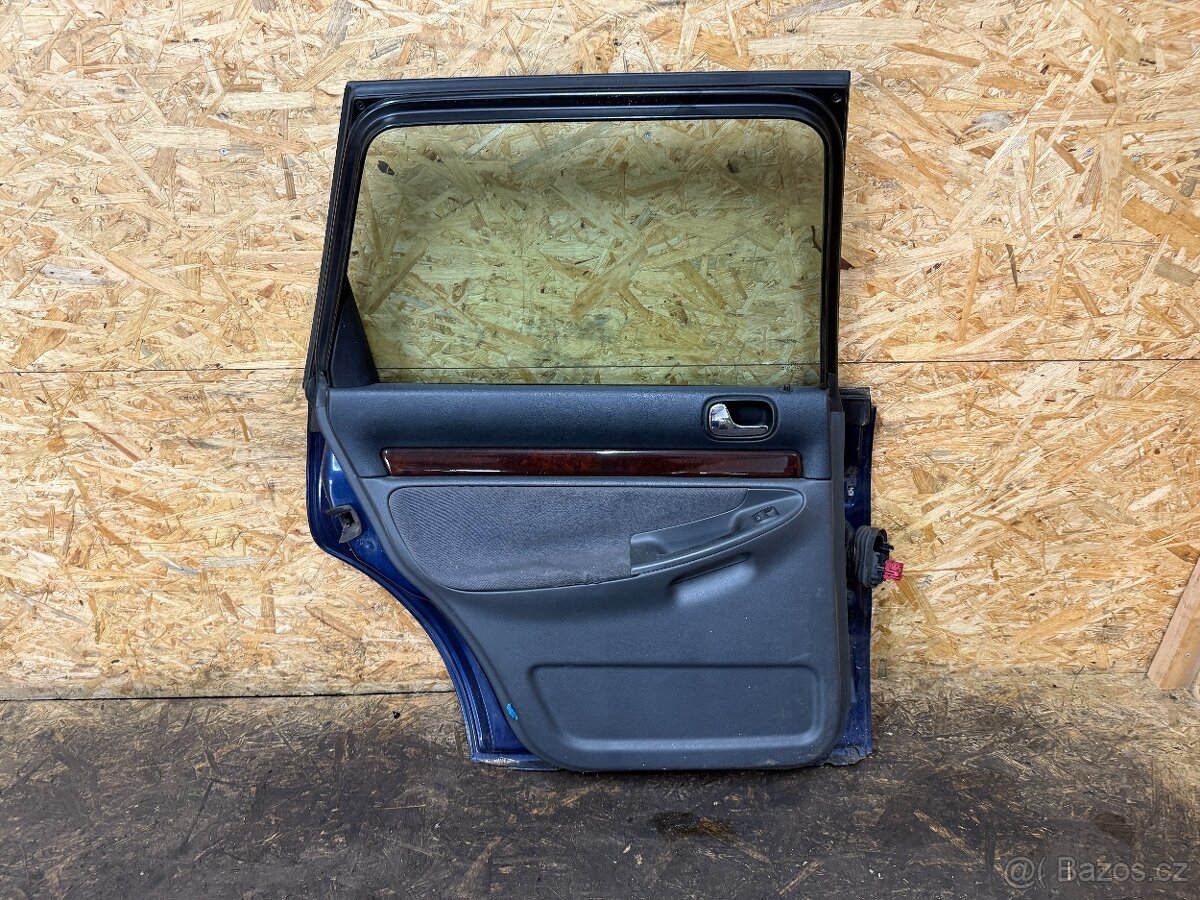 ZADNÍ LEVÉ DVEŘE AUDI A4 B5 KOMBI - 5