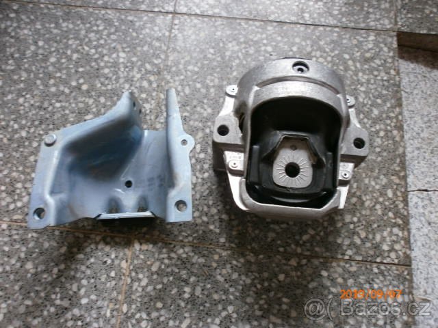 Levé zavěšení motoru - 5