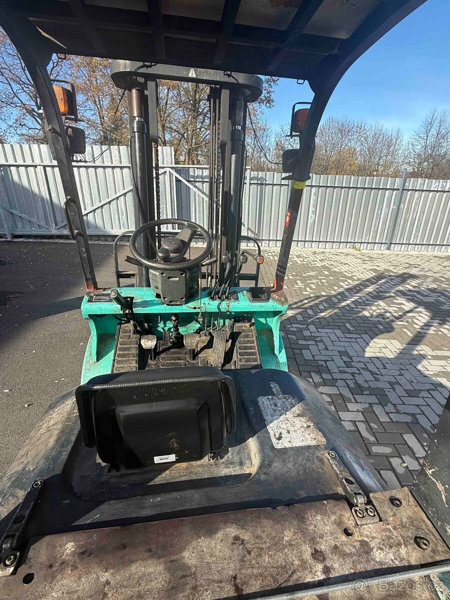 VZV - naftový vysokozdvižný vozík - 5