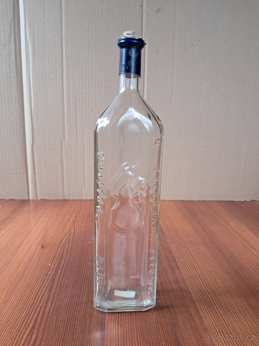 staré lahve od alkoholu - 5