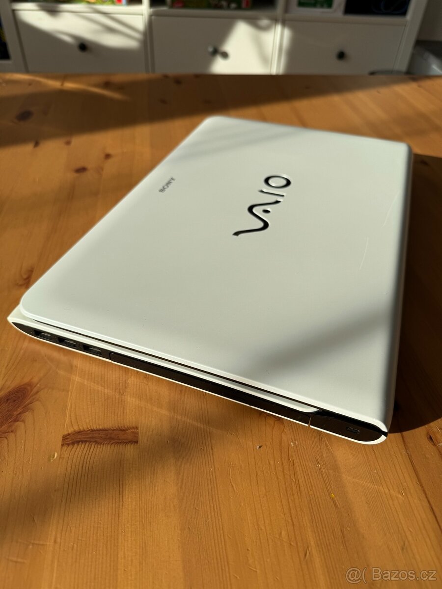 Notebook - Sony VAIO - 8GB Ram / 128GB SSD / Radeon 7670 - 5