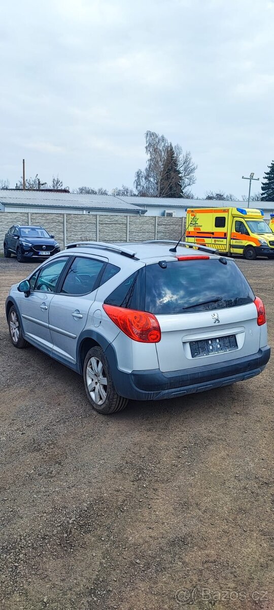 Peugeot 207 SW 1.6 HDI - 5