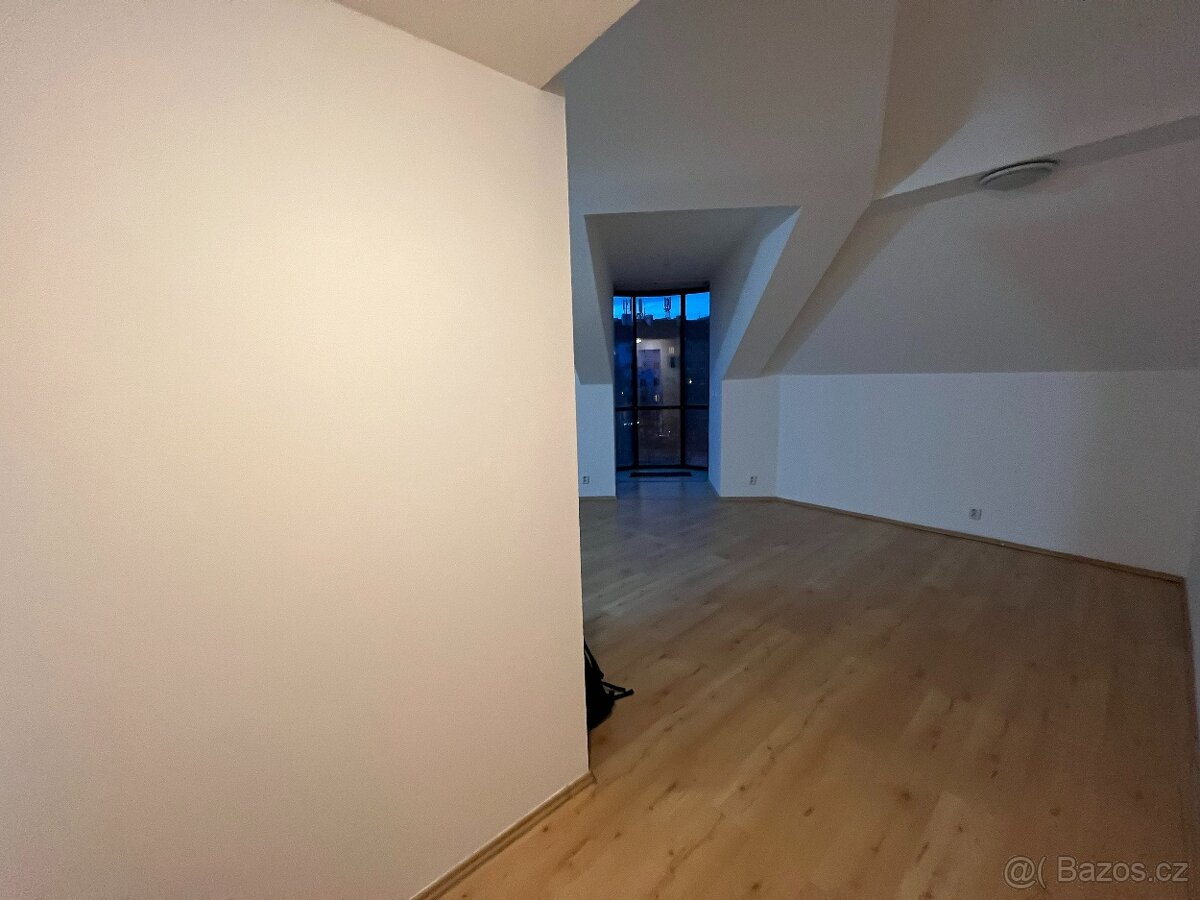 Pronájem bytu 1+kk, 49,7m2, mezonet - 5
