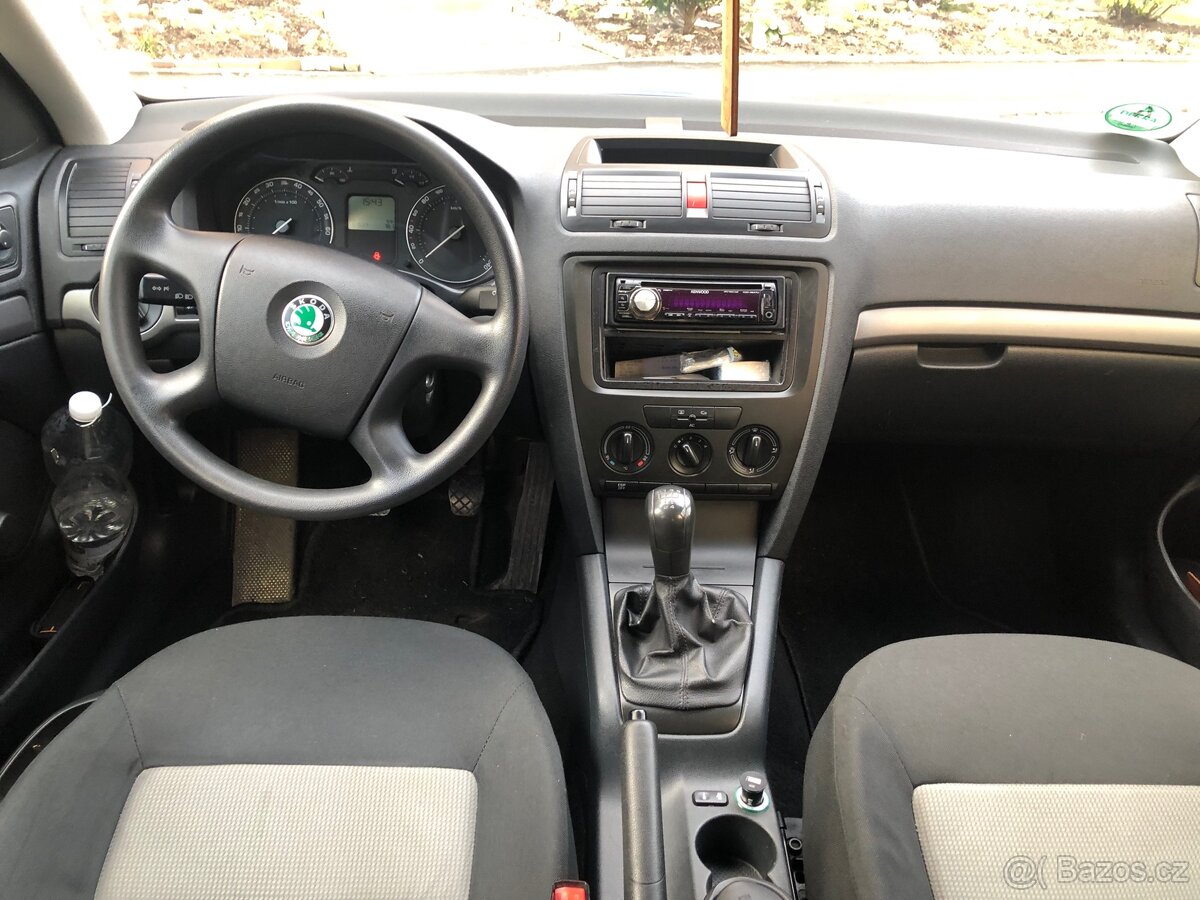 Škoda Octavia II combi 1,6 Mpi - 5