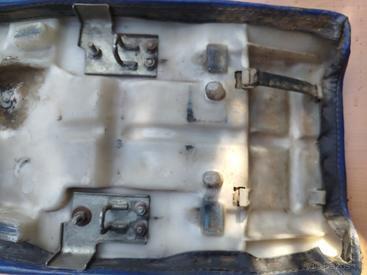 Sedlo Kawasaki KMX 125 - 5