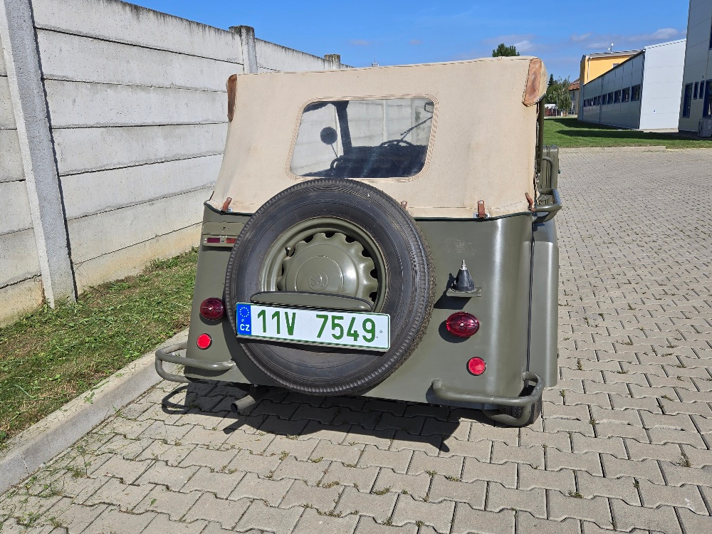 Škoda 1101 tudor bojový - 5