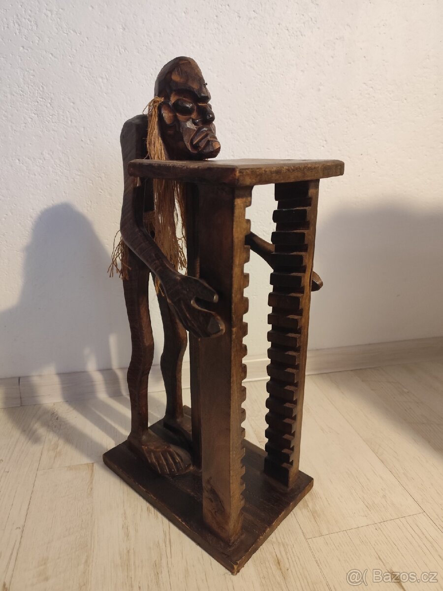 Dřevěný stojan na CD. - 5