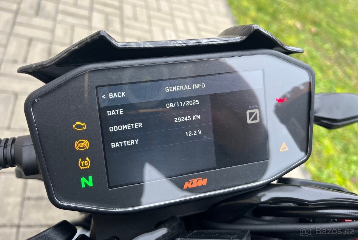 KTM Duke 890 R Akrapovič - 5