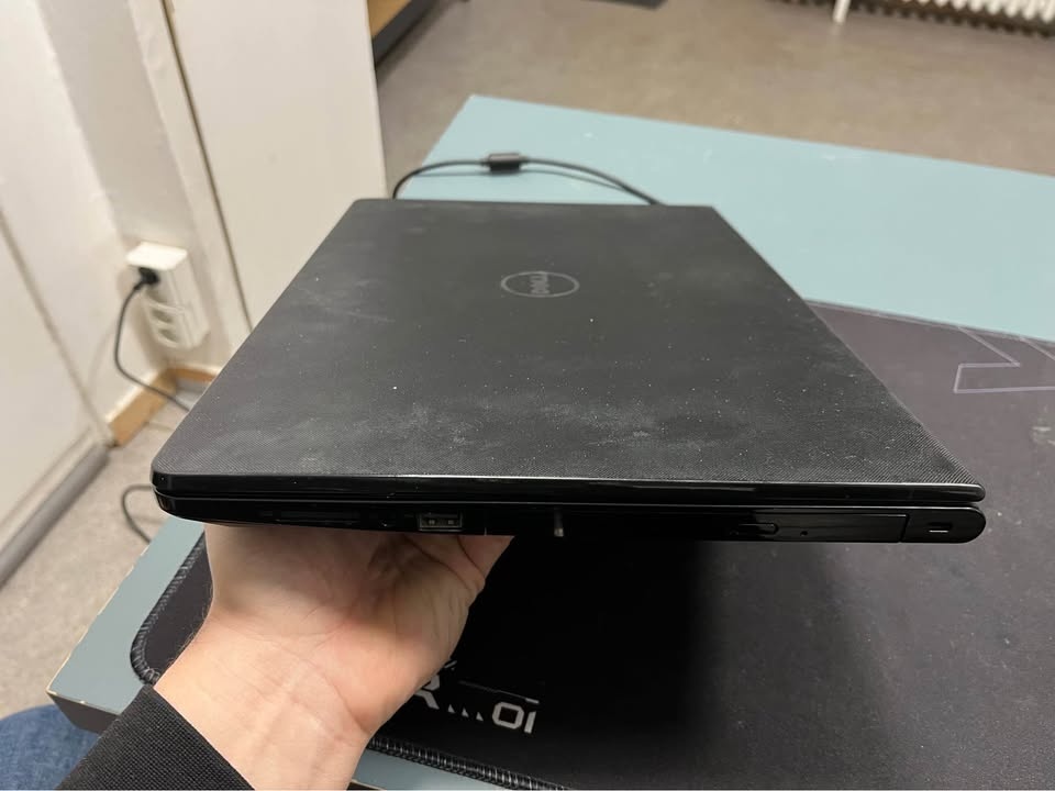 Notebook Dell Vostro 15 5100 i5 7th gen| radeon 520 2GB - 5