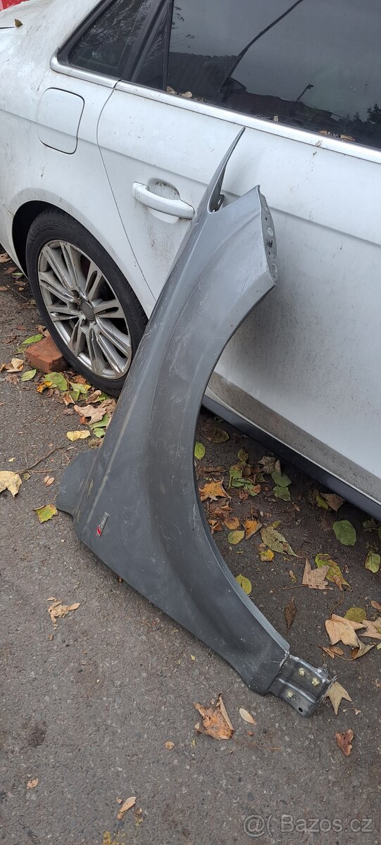 Pravy predni blatnik audi Q7 4L - 5