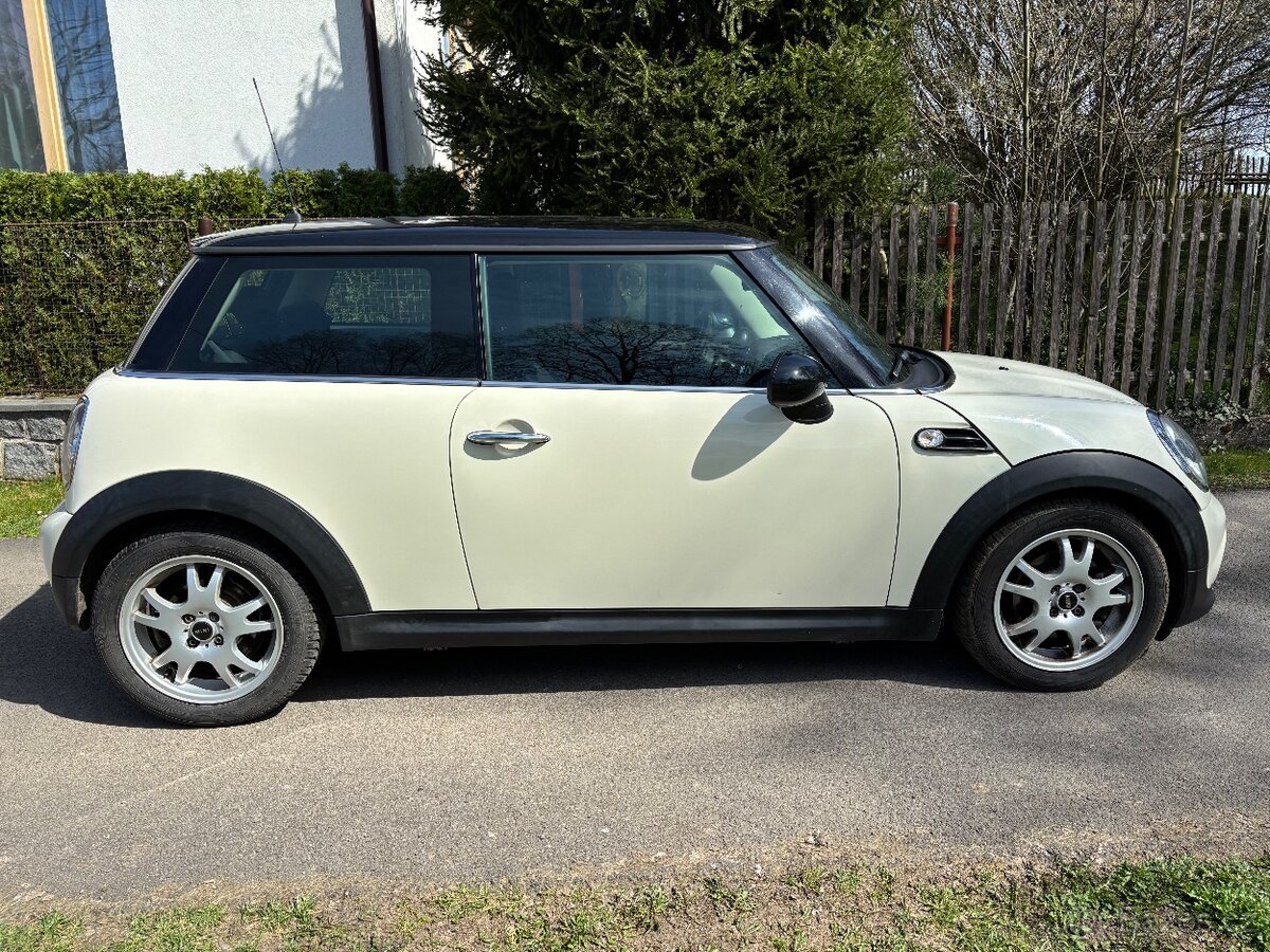 MINI Cooper D R56 1.6 / 82 kW / 2011 - 5