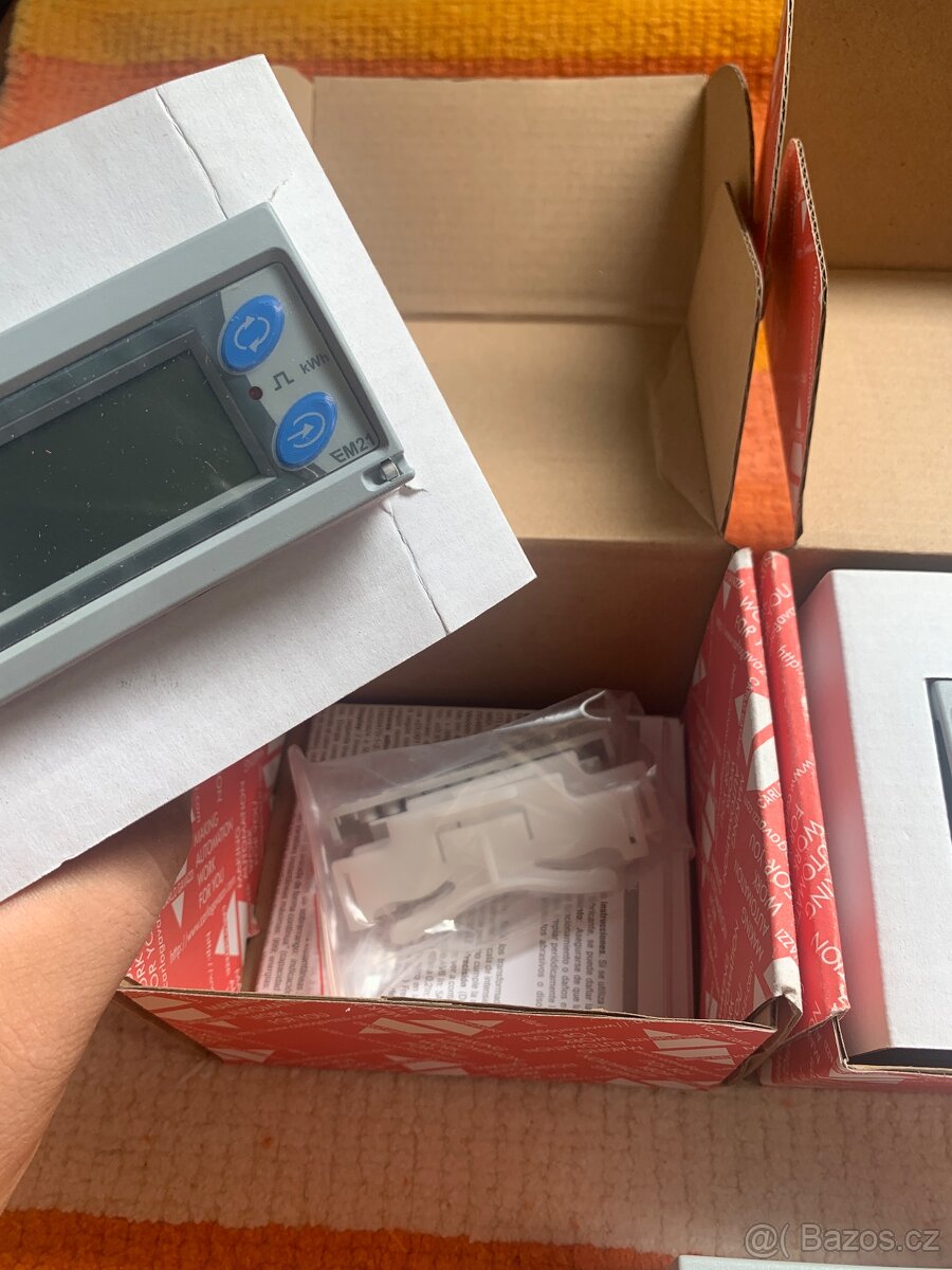 Třífázový elektroměr 3x5A Carlo Gavazzi EM21072D-AV63X-OXX - 5