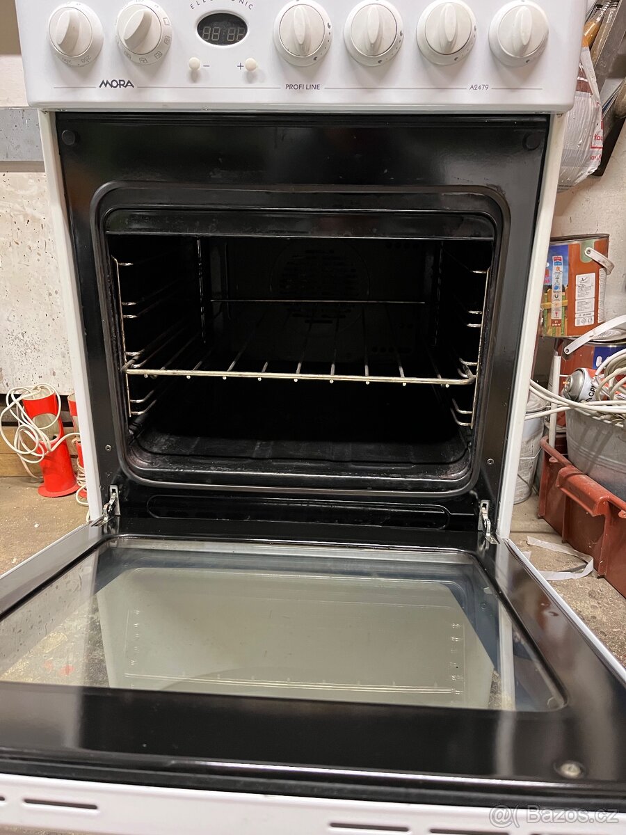 Kombinovaný sporák Mora Profi line A2479 - 5
